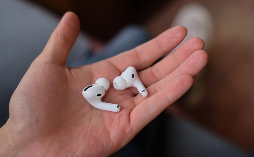 How to Fix AirPods Static Noise?