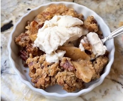 Sugar-Free Apple Crisp with Almond Flour Topping